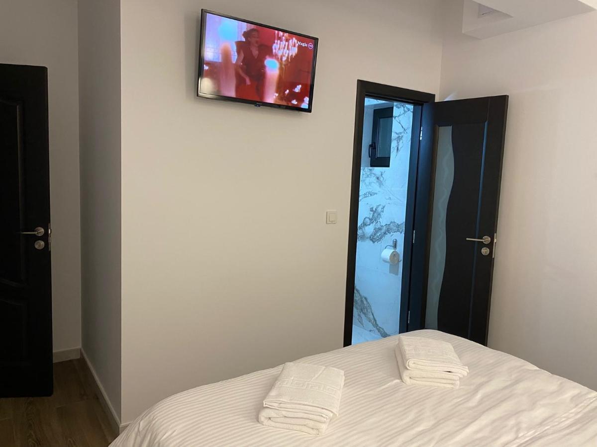 Hotel Modern House Sighetu Marmaţiei Exterior foto